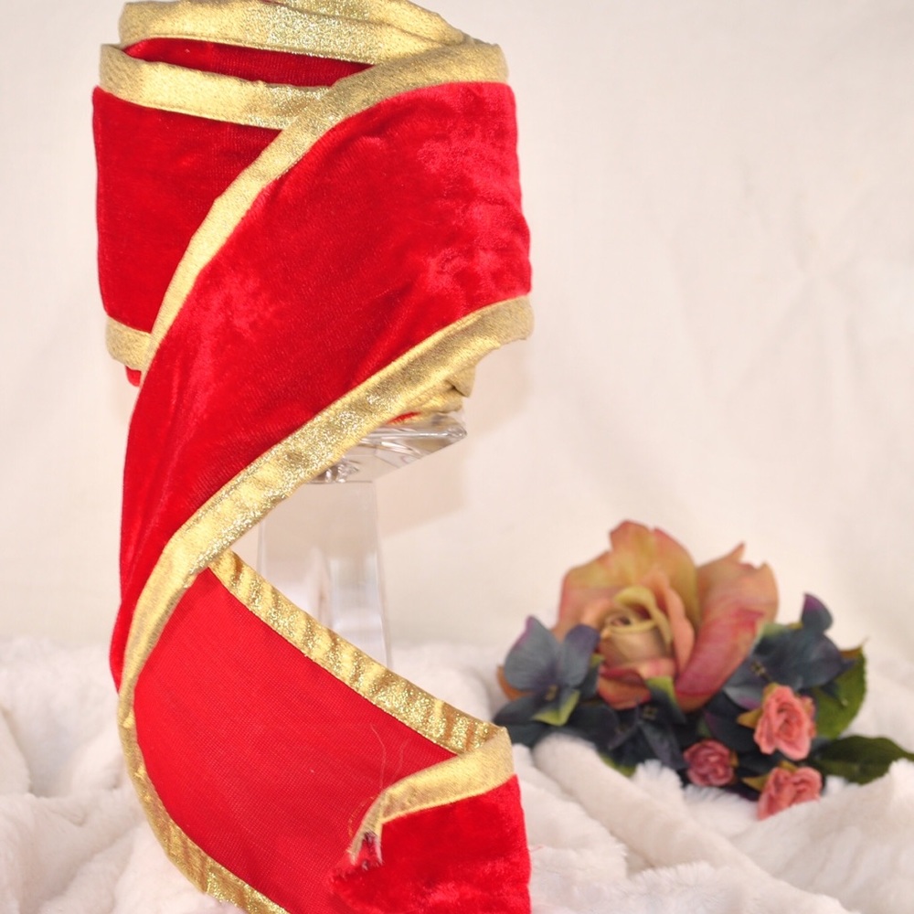 NWOT red with gold trim non wired puffy velvet ribbon
